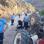 Devrilen traktörün altında kalarak öldü